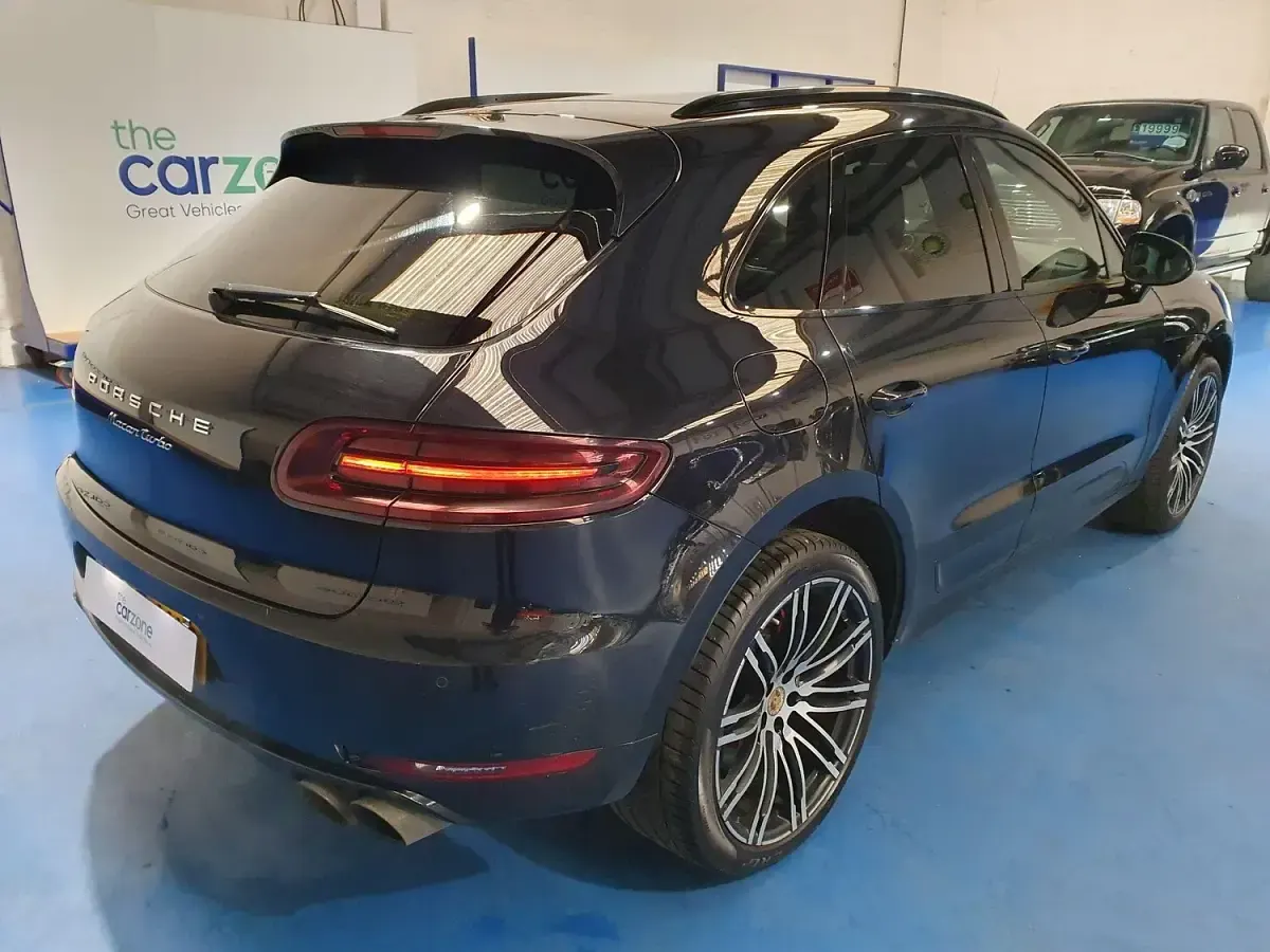 Used Porsche Macan Turbo 400 HP (294 kW) 2017 Black SUV