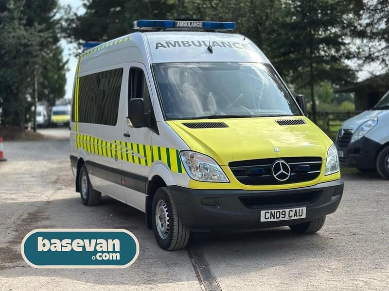 White Used 2009 Mercedes Sprinter Van | £8,950 (Fair price) - Image 1/4