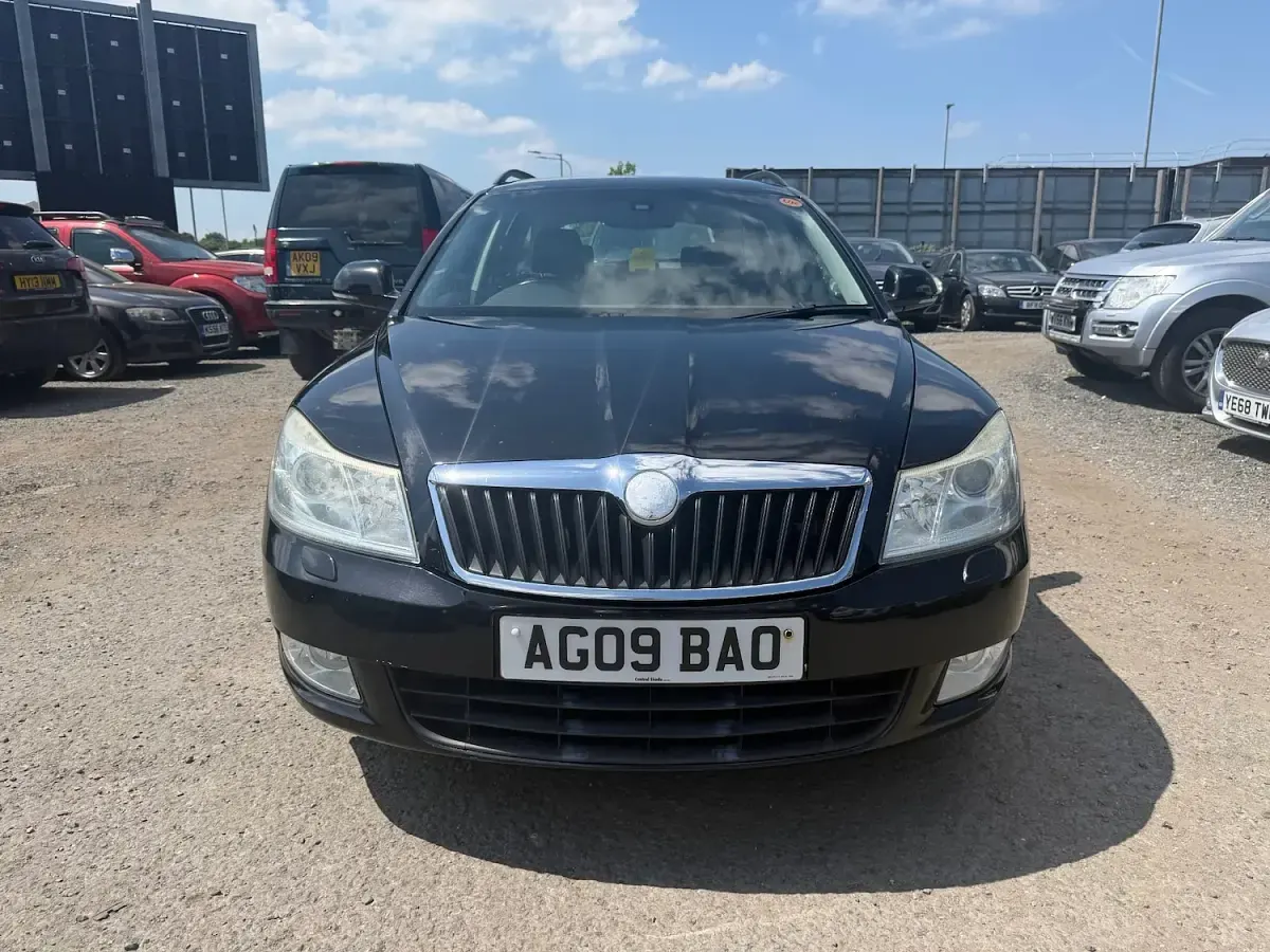 Used Skoda Octavia Elegance 138 HP (101 kW) 2009 Black Estate