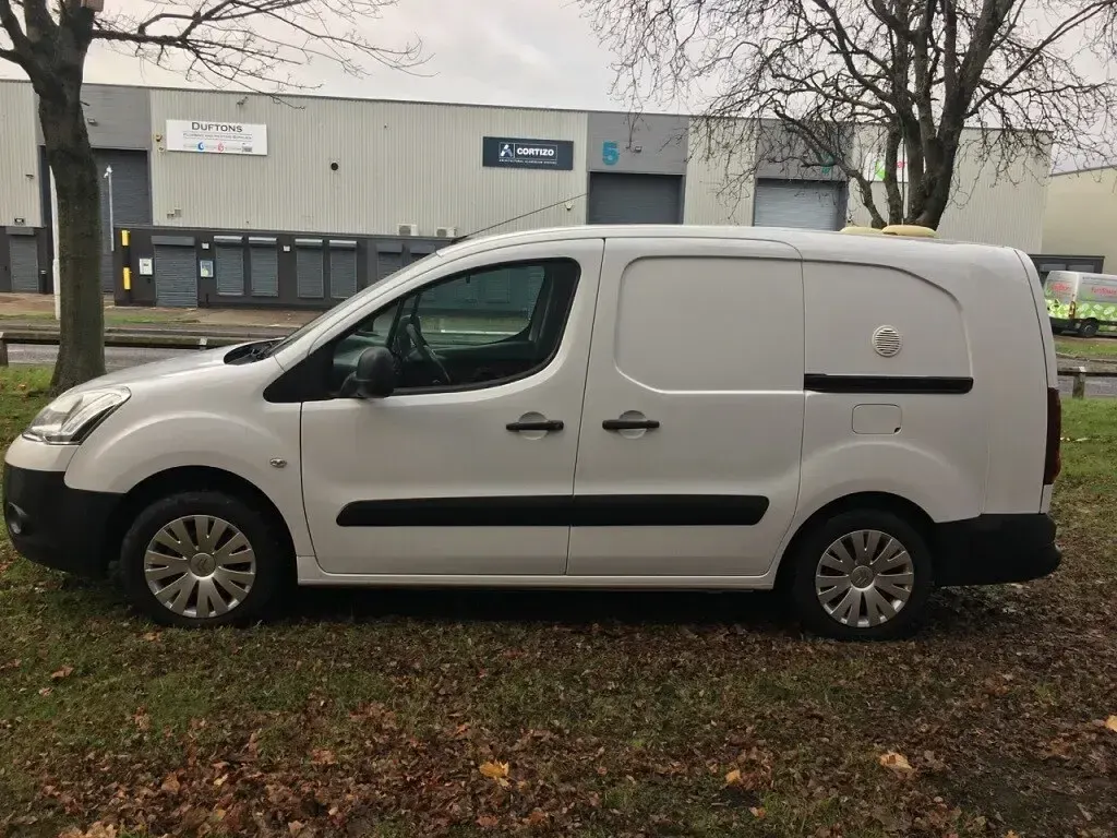 Used Citroën e-Berlingo 90 HP (66 kW) 2014 White