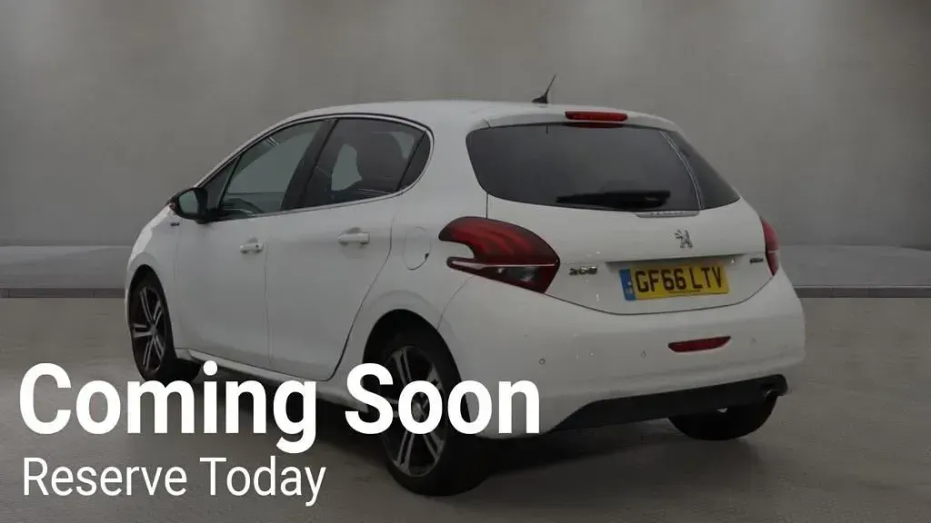 Used Peugeot 208 GT-line 100 HP (73 kW) 2016 White Hatchback