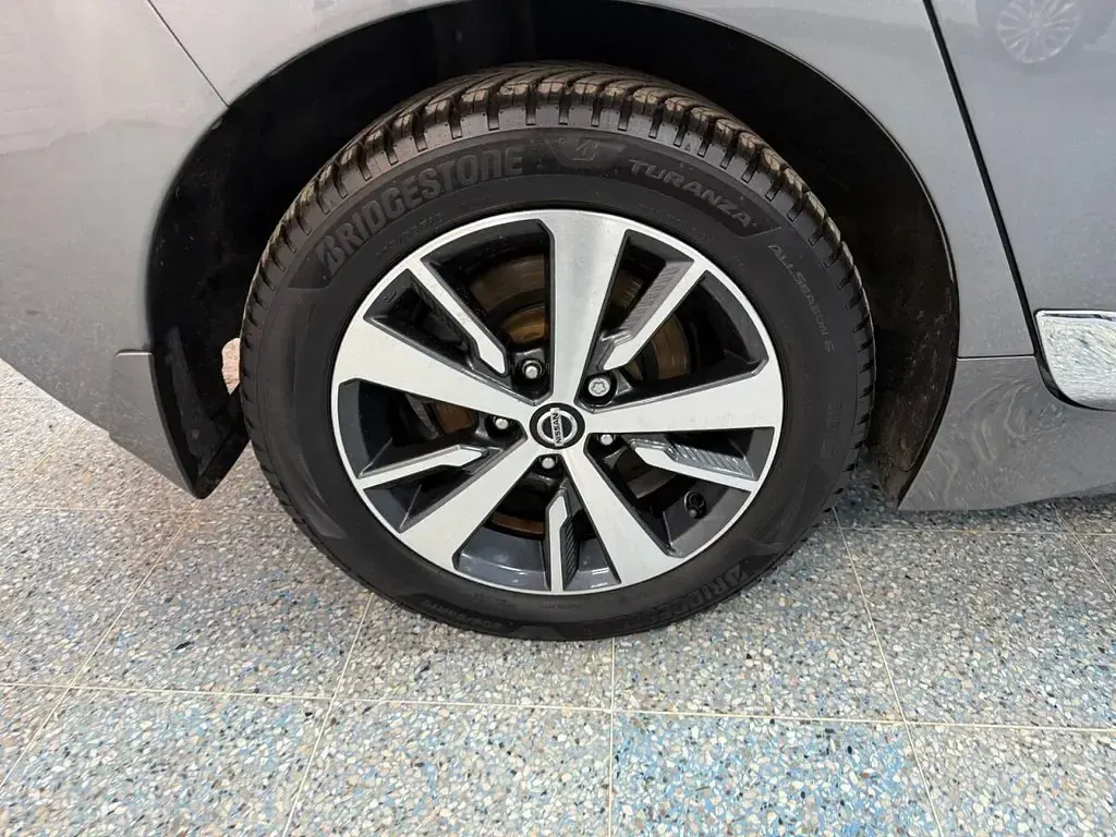 Used Nissan Leaf Acenta 110 kW (150 HP) 2021 Grey Hatchback