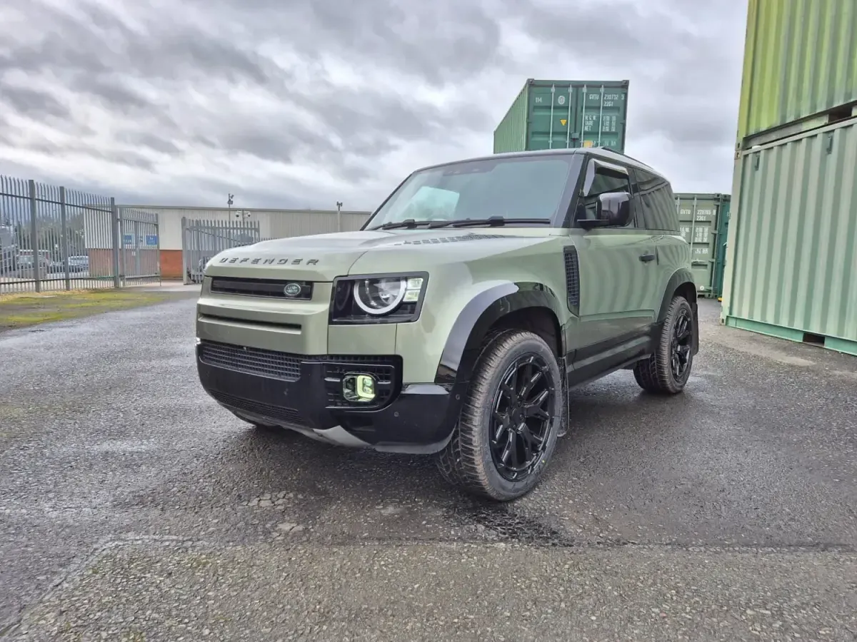 Usado Land Rover Defender 2021 Verde SUV