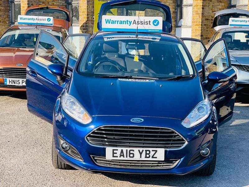 Used Ford Fiesta Zetec 2016 Blue Hatchback