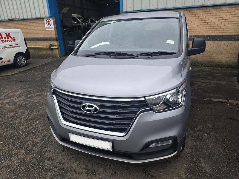 Used Hyundai I800 SE 136 HP (100 kW) 2019 Silver MPV