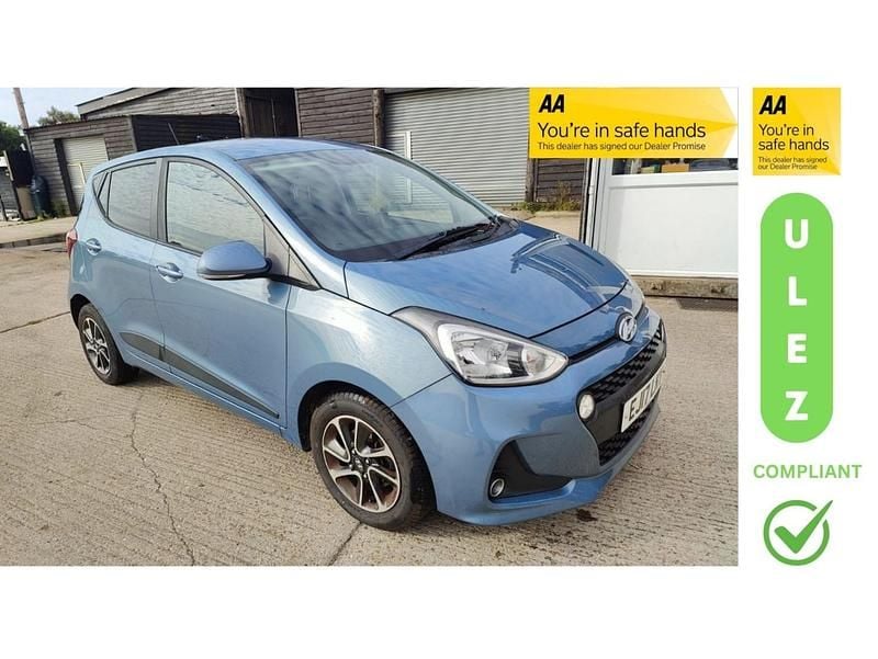 Blue Used 2017 Hyundai i10 Premium Hatchback | £3,999 (Good price) - Image 1/4