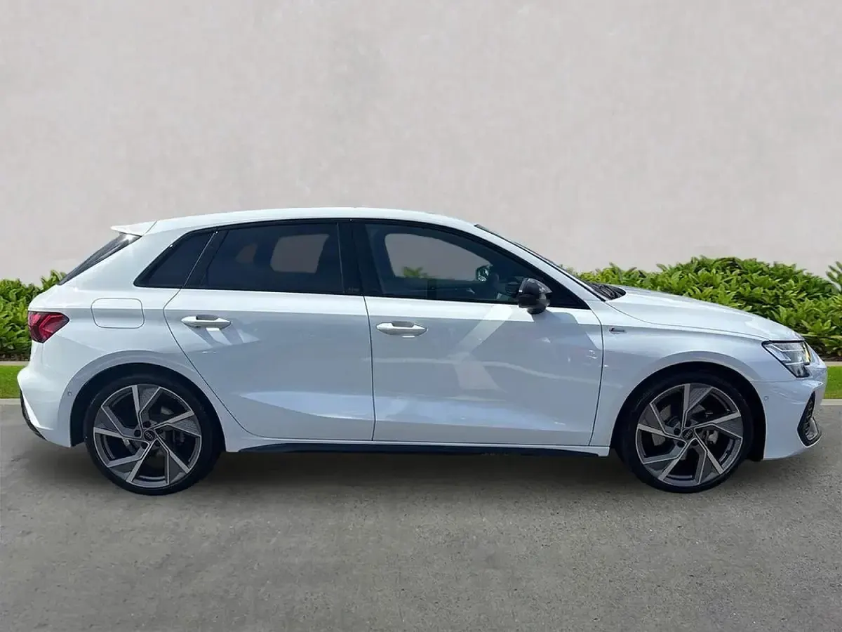 Used Audi A3 Black Edition 204 HP (150 kW) 2025 White Hatchback