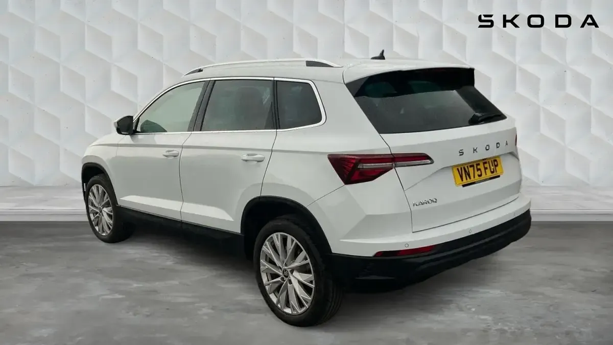Używany Skoda Karoq SE L 150 KM (110 kW) 2026 Biały SUV