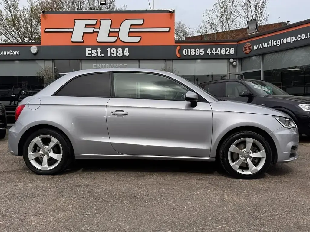 Begagnad Audi A1 Sport 125 HK (91 kW) 2016 Silver Halvkombi