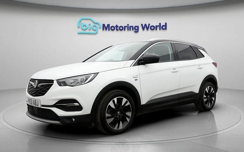 Used Vauxhall Grandland X Edition 131 HP (96 kW) 2021 White SUV