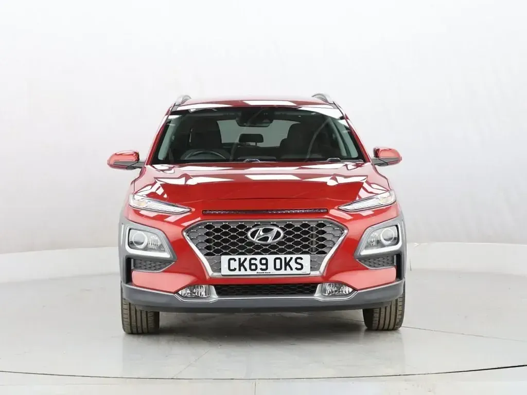 Second-hand Hyundai Kona Premium 120 CP (88 kW) 2019 Roșu SUV