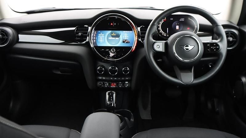 Used Mini Cooper Classic 134 HP (98 kW) 2023 Black Hatchback