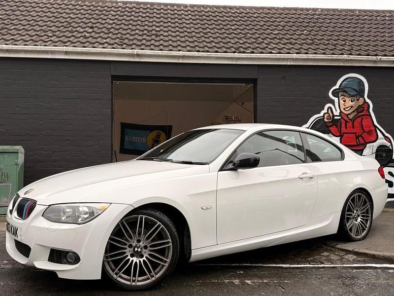 Used BMW 318 Sport Line 141 HP (103 kW) 2013 White Coupe