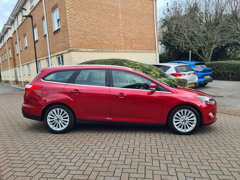 Used Ford Focus Titanium 2012 Red Estate