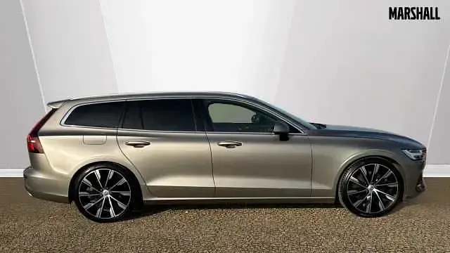 Usado Volvo V60 Inscription 190 HP (139 kW) 2018 Cinzento Carrinha