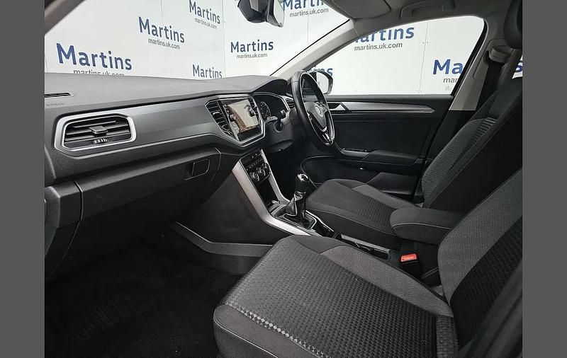 Used VW T-Roc Active 115 HP (84 kW) 2022 Black SUV