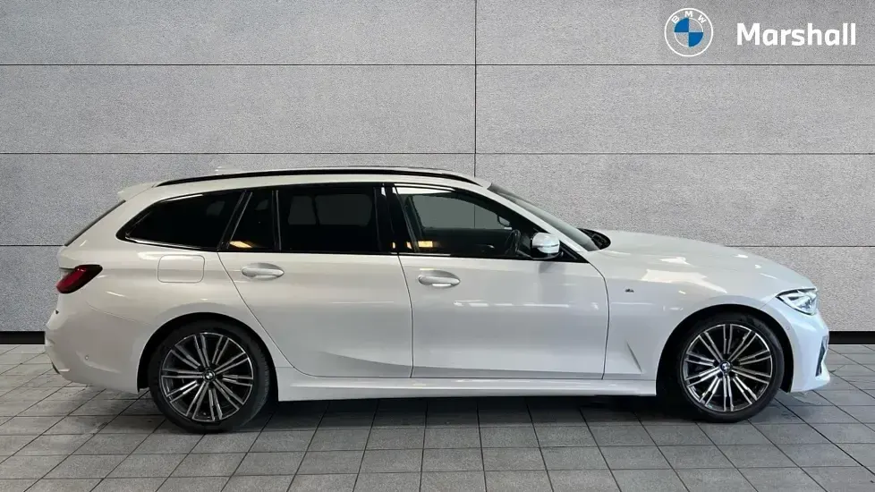 Used BMW 330 M Sport 258 HP (189 kW) 2021 Mineral white metallic Estate