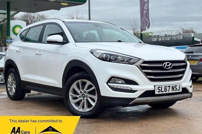 Used Hyundai Tucson SE 116 HP (85 kW) 2017 White SUV