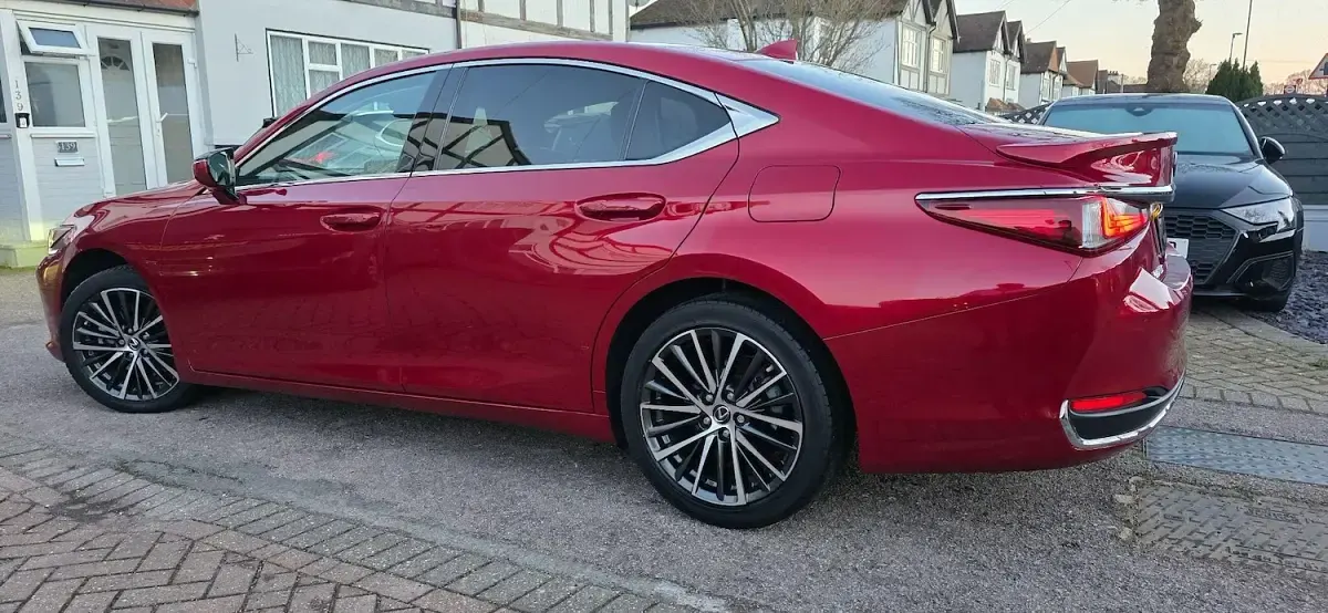 Used Lexus ES300H 2023 Red Sedan