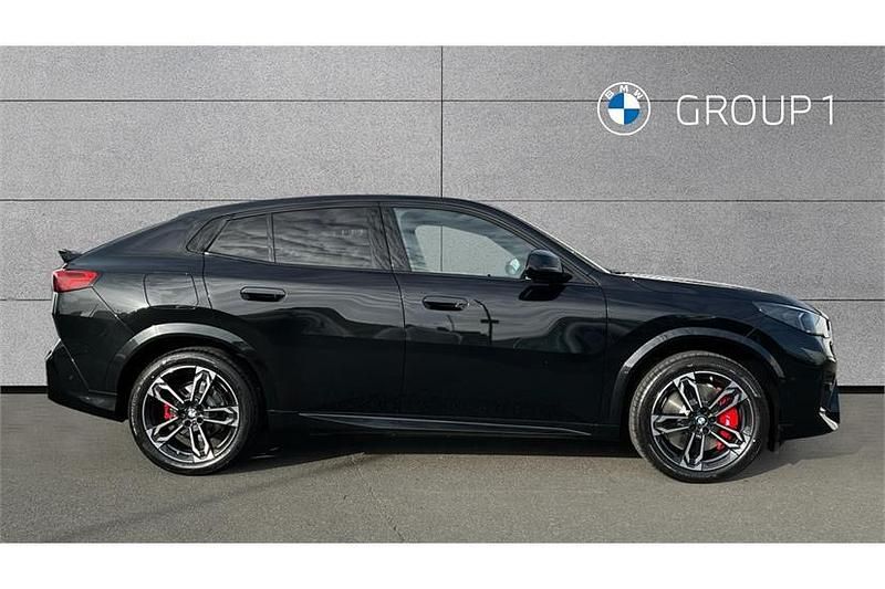 Usado BMW iX2 Luxury Line 150 kW (204 HP) 2026 Preto SUV