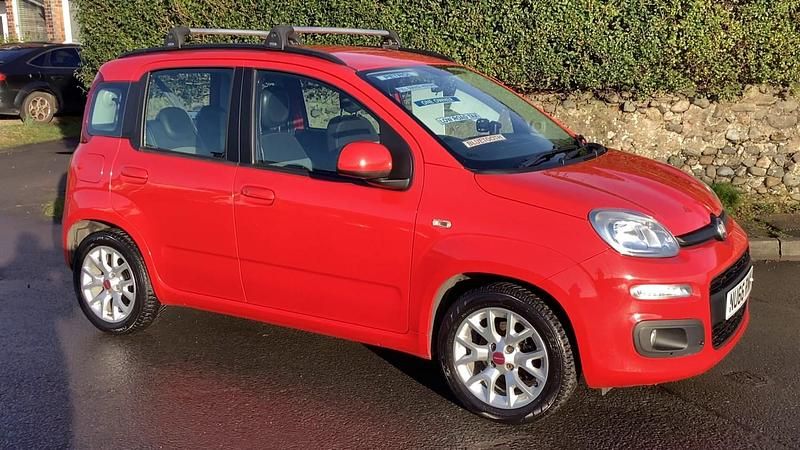 Used Fiat Panda Lounge 69 HP (50 kW) 2016 Red Hatchback