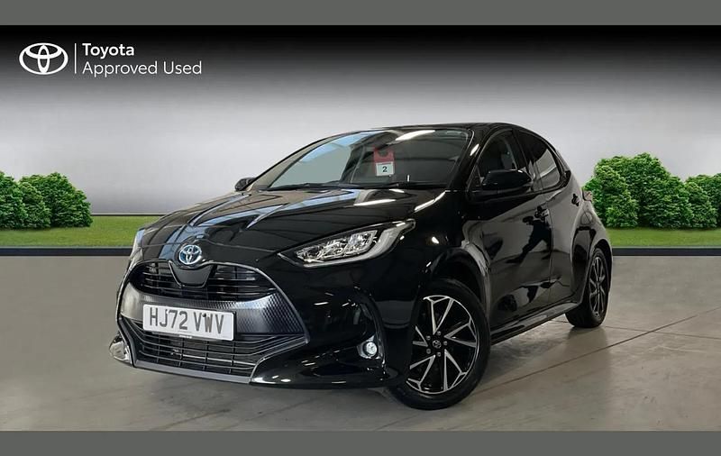 Used Toyota Yaris Hybrid Design 116 HP (85 kW) 2022 Black Hatchback