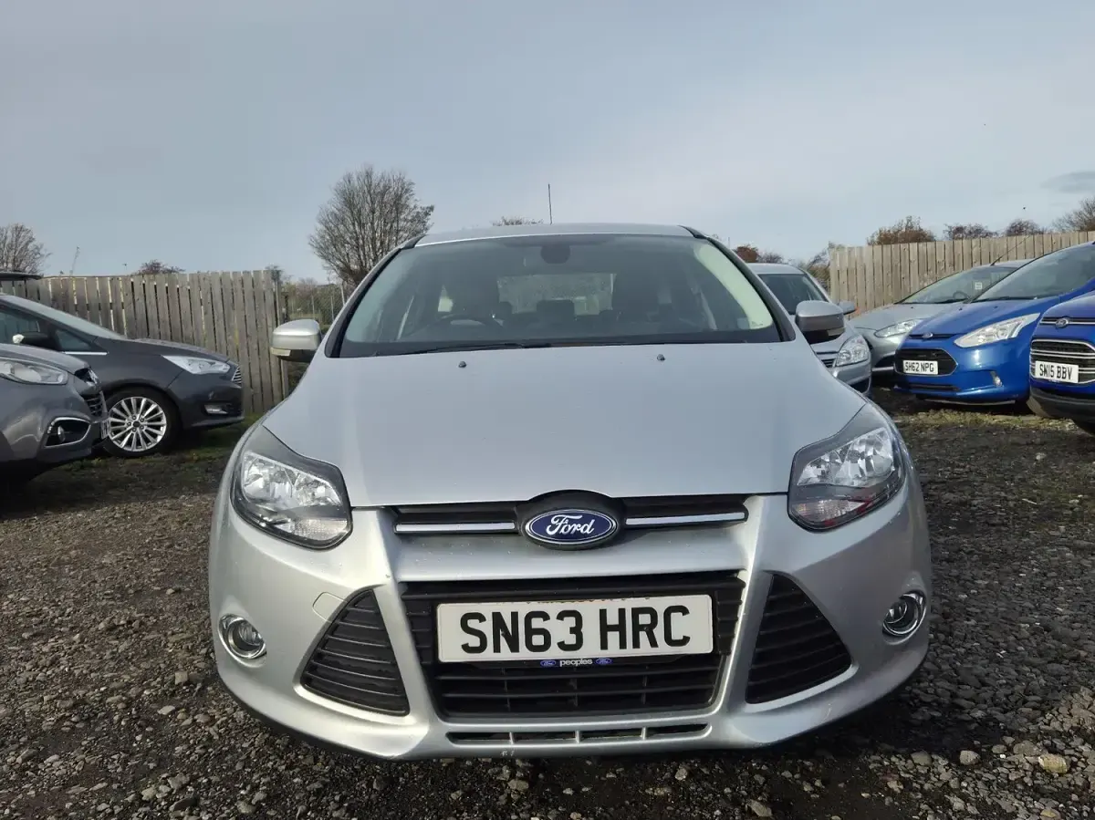 Used Ford Focus Zetec 125 HP (91 kW) 2013 Silver Hatchback