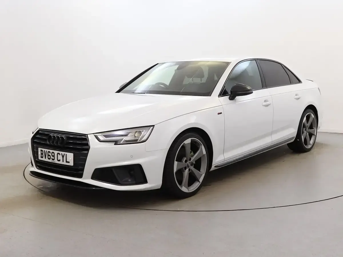Used Audi A4 Black Edition 150 HP (110 kW) 2019 White Sedan
