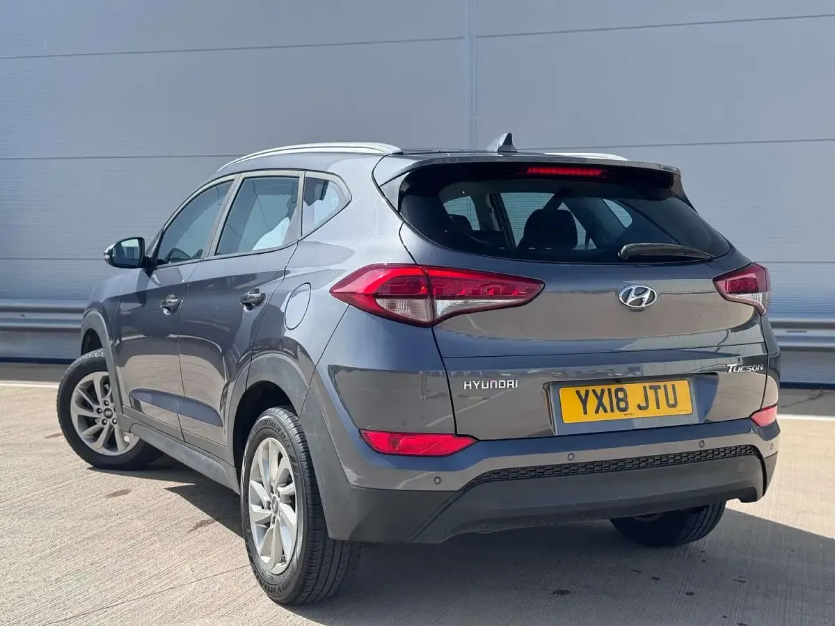Used Hyundai Tucson SE 177 HP (130 kW) 2018 Grey SUV