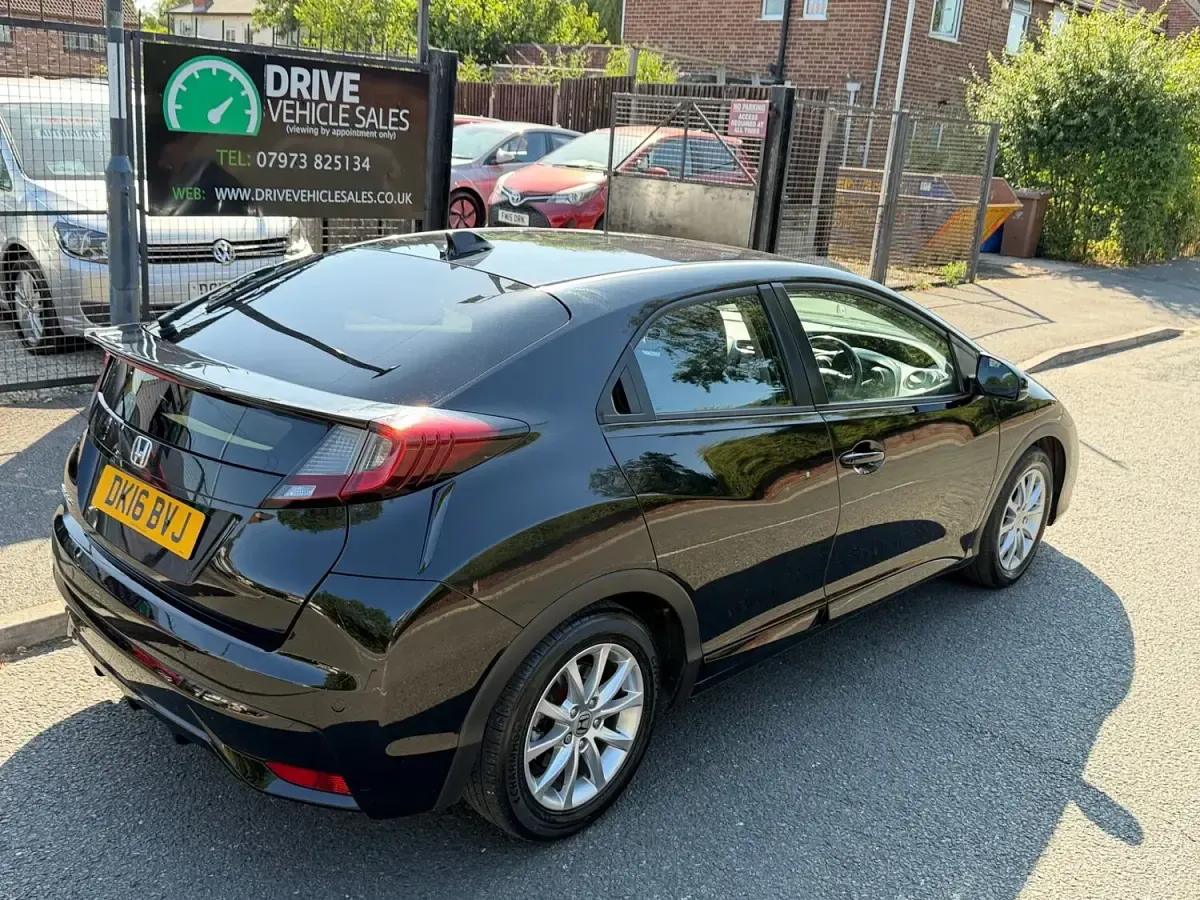 Used Honda Civic SE Plus 120 HP (88 kW) 2016 Black Hatchback