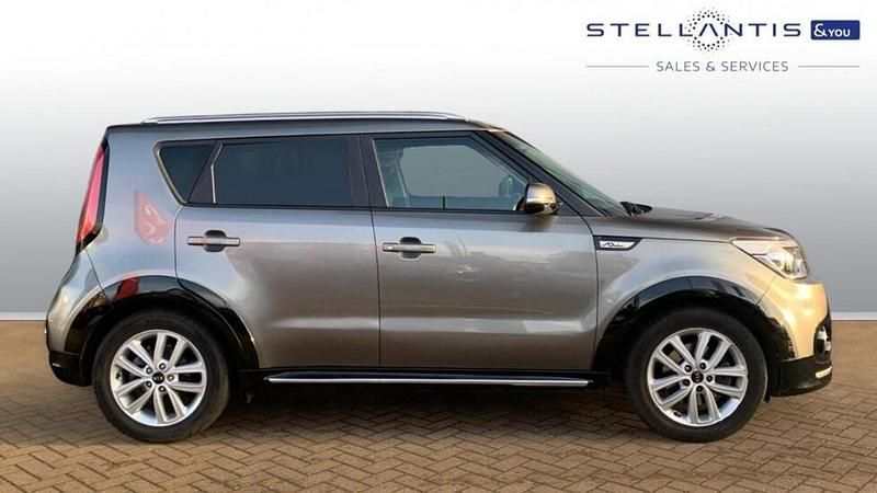 Blue Used 2018 Kia Soul SUV | £10,900 (Fair price) - Image 1/4