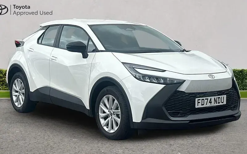 Used Toyota C-HR 140 HP (102 kW) 2026 SUV