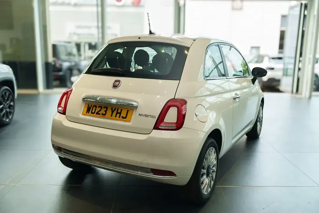Used Fiat 500 70 HP (51 kW) 2023 White Hatchback