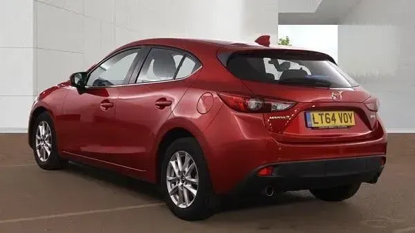Used Mazda 3 120 HP (88 kW) 2014 Red Hatchback