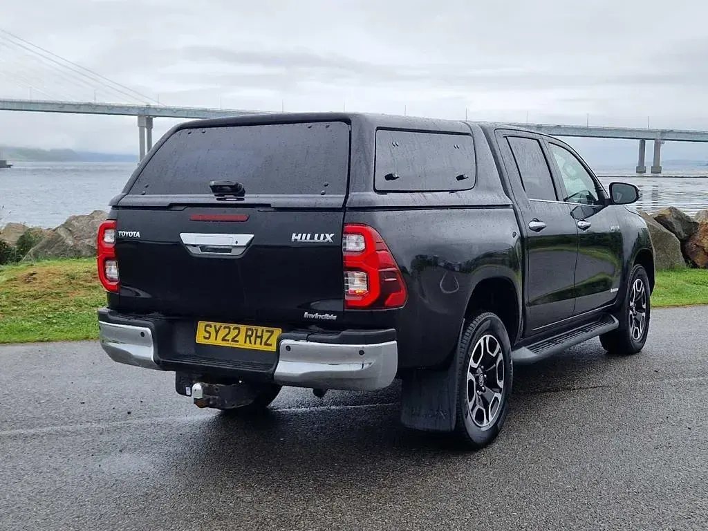 Used Toyota HiLux 204 HP (150 kW) 2022 Black Pickup