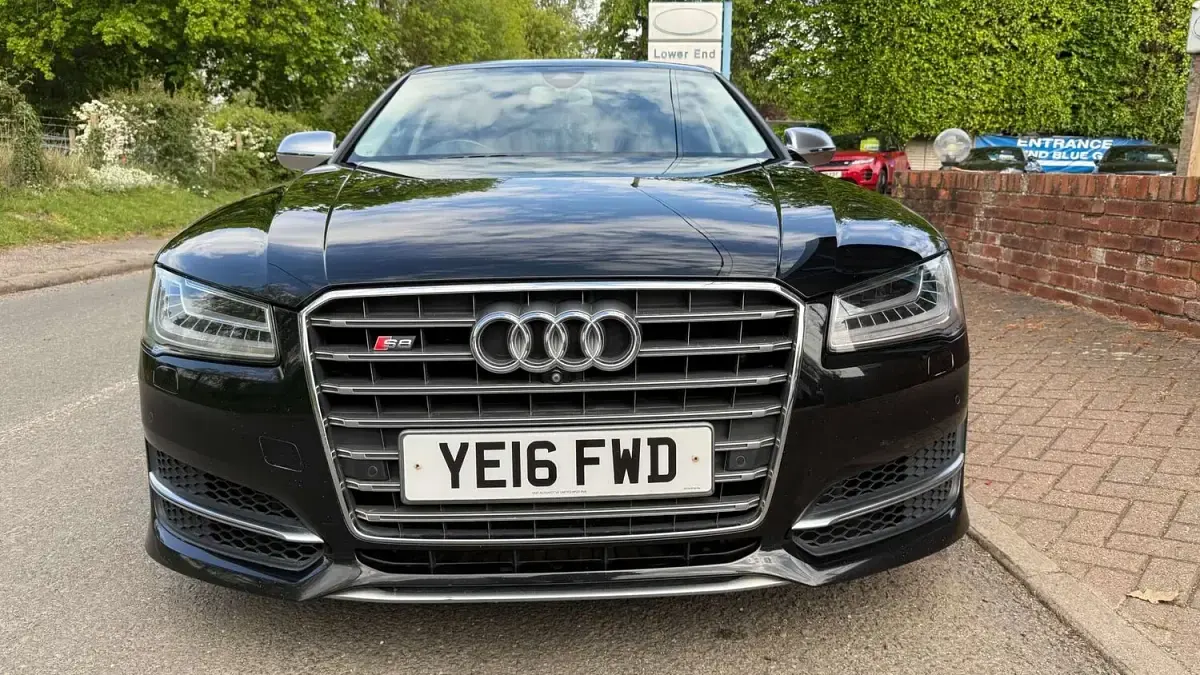 Used Audi S8 Basis 520 HP (382 kW) 2016 Black Sedan