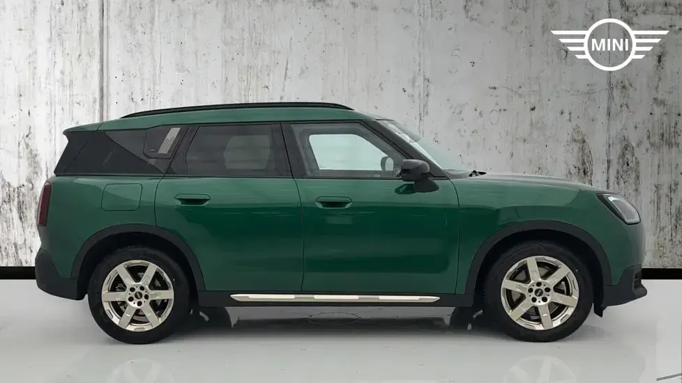 Used Mini Countryman 215 HP (158 kW) 2024 Green SUV