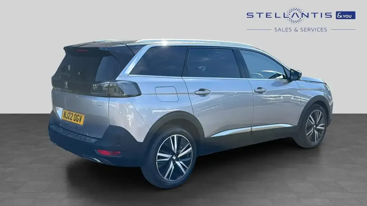 Used Peugeot 5008 Premium 129 HP (94 kW) 2022 Grey SUV