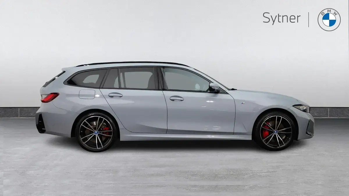 Begagnad BMW 330e M Sport 288 HK (211 kW) 2024 Grå Kombi