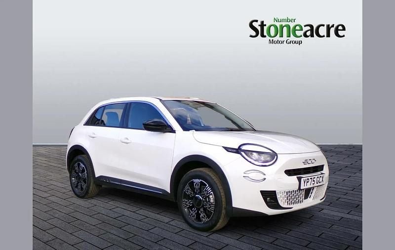 White New 2025 Fiat 600 SUV | £18,890 (Super price) - Image 1/4