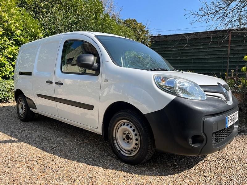 White Used 2016 Renault Kangoo MPV | £5,295 (Super price) - Image 1/4