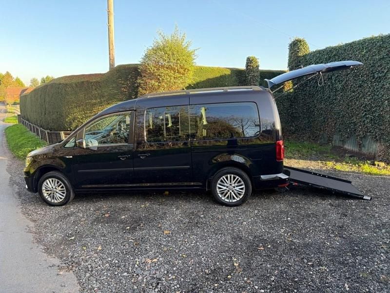 Used VW Caddy Maxi Life Life 102 HP (75 kW) 2021 Black MPV