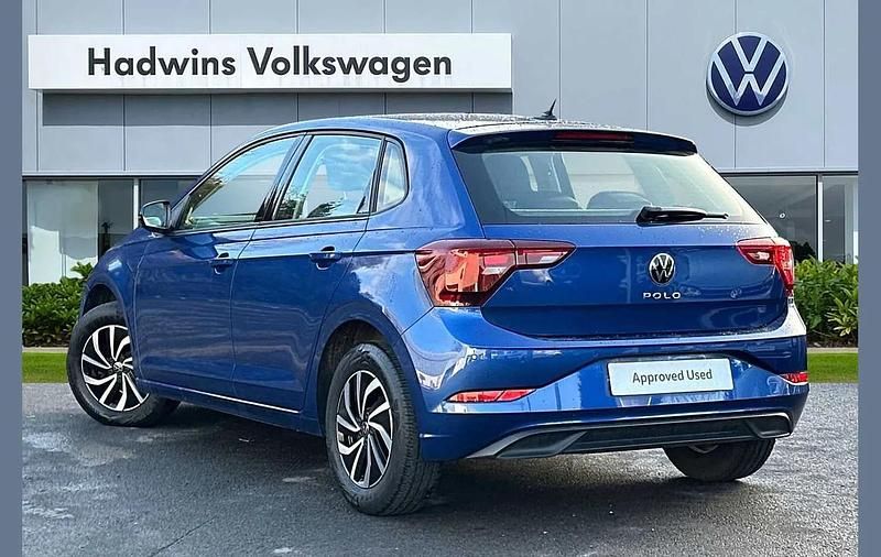 Used VW Polo Life 95 HP (69 kW) 2023 Blue Hatchback