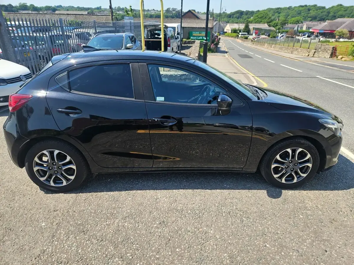 Used Mazda 2 Inclusive 90 HP (66 kW) 2017 Black Hatchback
