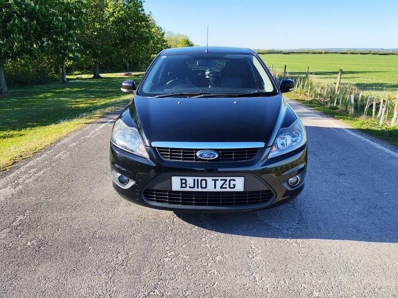 Used Ford Focus Zetec 110 HP (80 kW) 2011 Black Hatchback