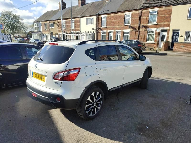 Used Nissan Qashqai 360º 2013 White SUV