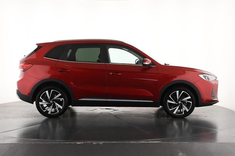 Käytetty MG ZS Trophy 2024 Punainen Viistoperä
