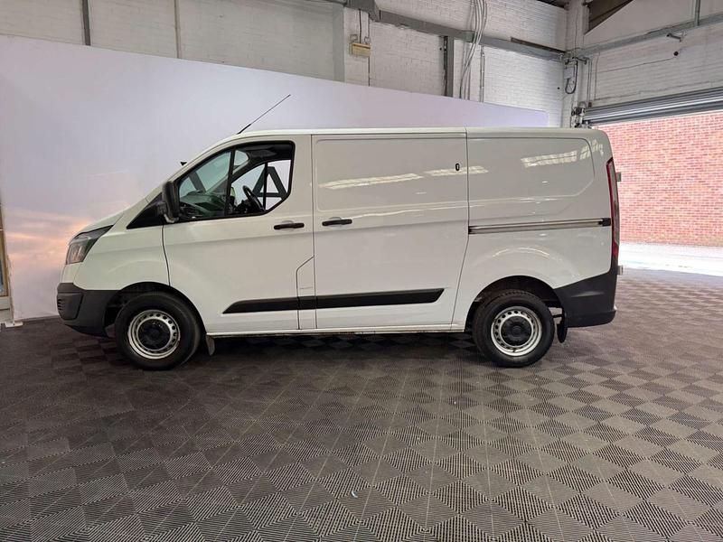Used Ford Transit Custom 105 HP (77 kW) 2017 White Van
