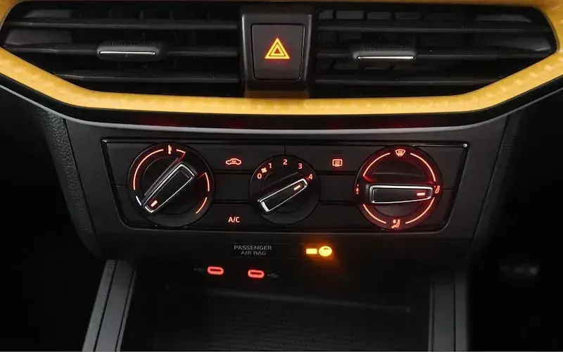 Used Seat Ibiza SE 80 HP (58 kW) 2023 Blue Hatchback