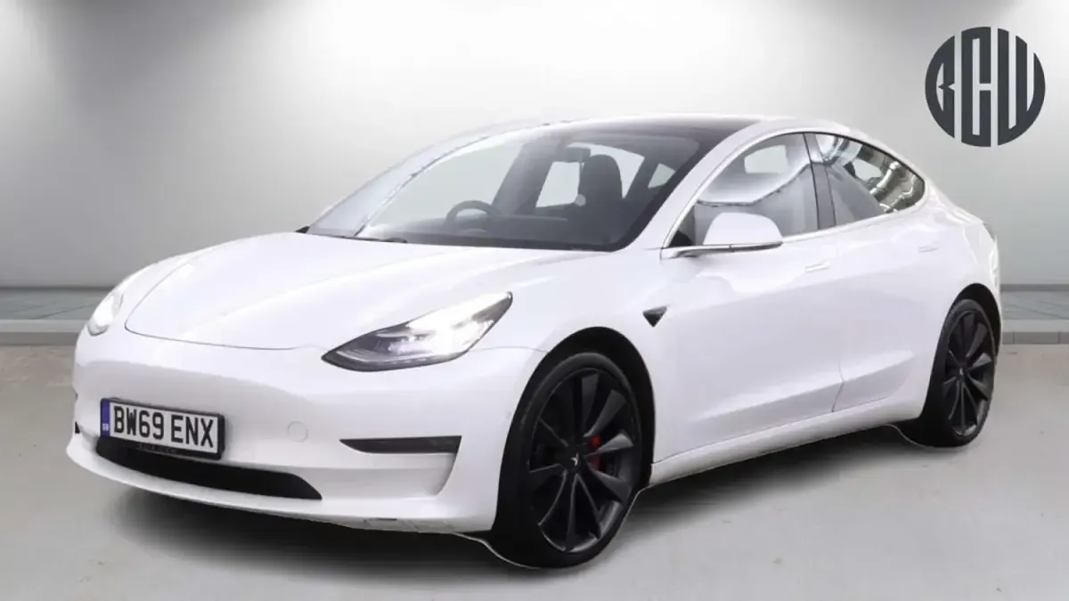 Used Tesla Model 3 Performance 461 kW (627 HP) 2019 White Sedan